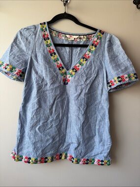 Boden Light Blue Embroidered V-Neck Short Sleeve Top size 4 all linen